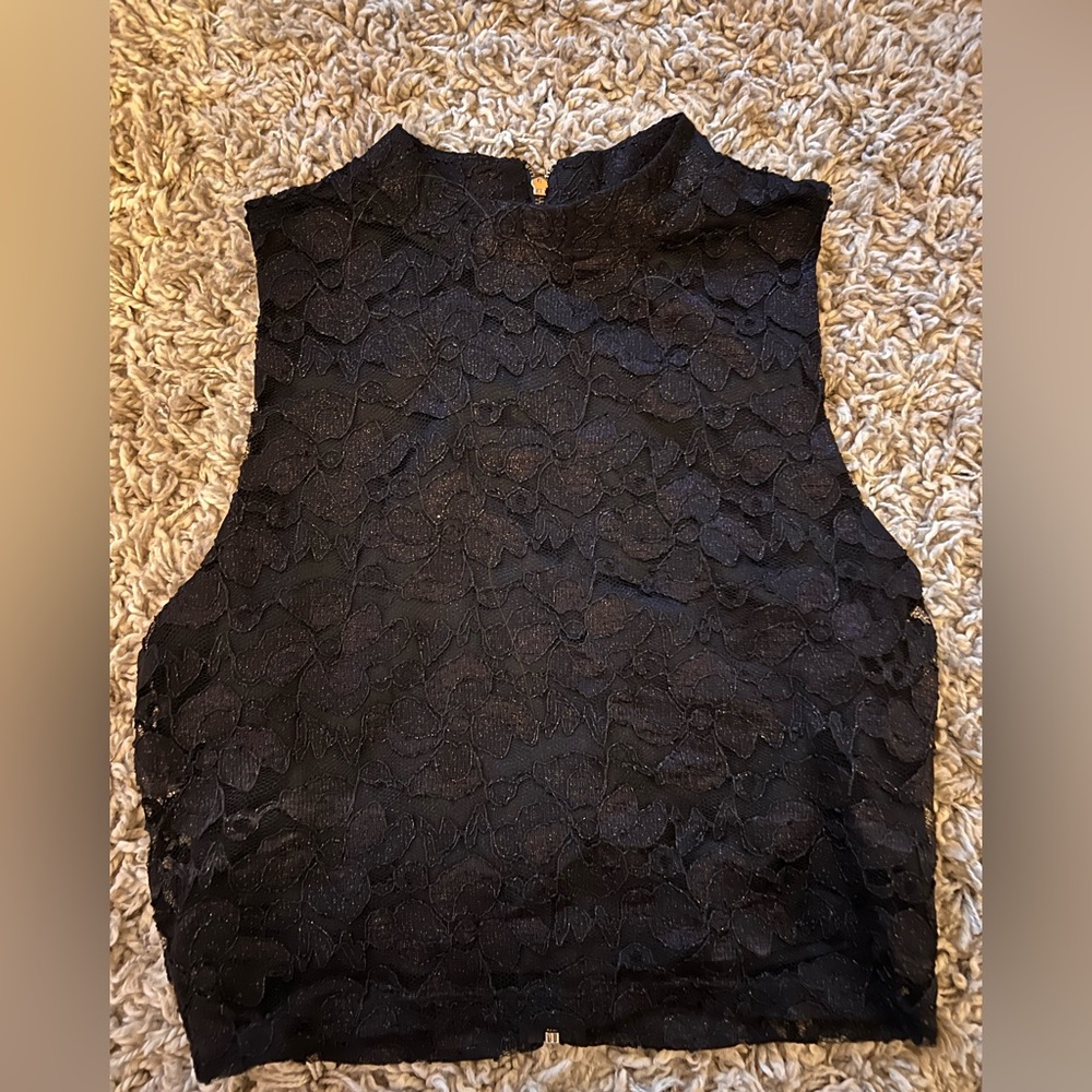 Cute sleeveless lace black top